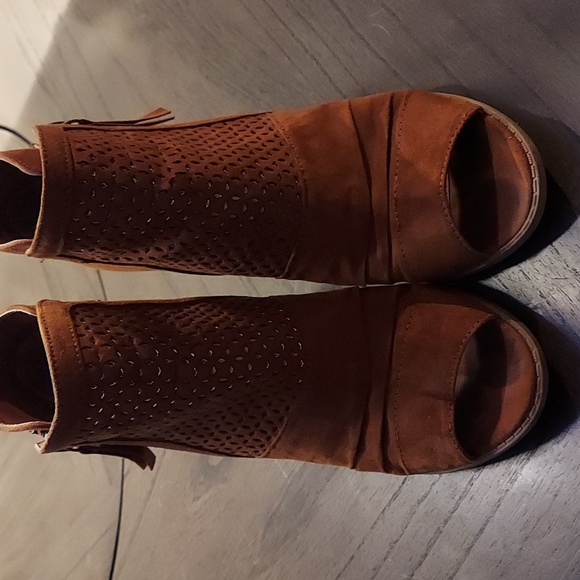 qupid repeat chelsea ankle boot